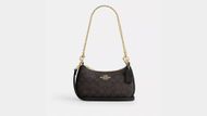 Coach handbags are available at discounted prices this Black Friday (Image via Coach)